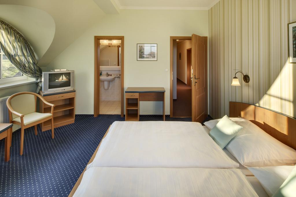 Hotel Kolonie คริโวคลาท ภายนอก รูปภาพ